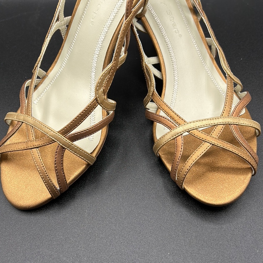 Easy Step Sandals, New in Original Box, Strappy kitten heel - Bronze SZ 8.5M - Picture 2 of 13